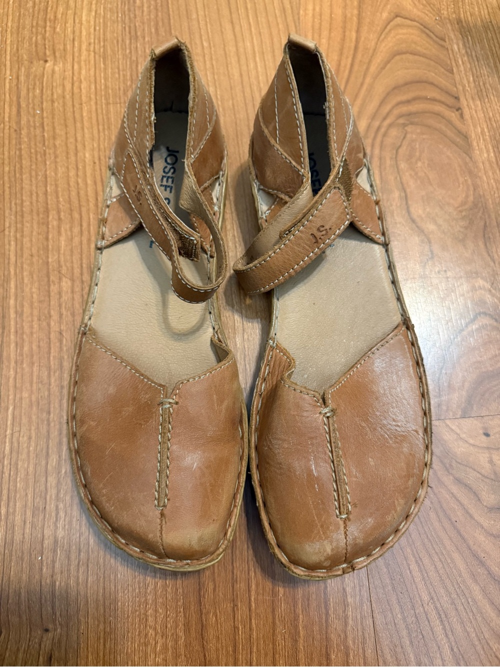 JOSEF SEIBEL Rosalie 37  size 7 Closed Toe Hand Stitched Comfort Sandals tan